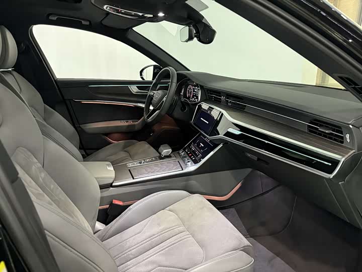 Фото 9 - Audi A6L