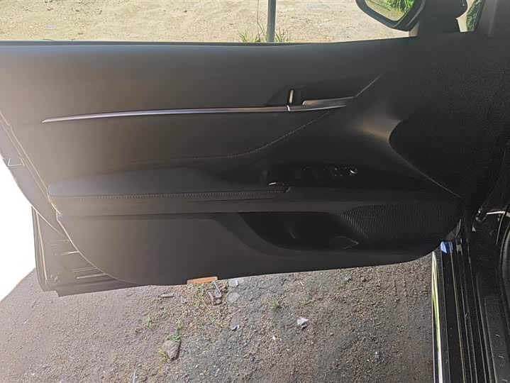 Фото 7 - Toyota Camry