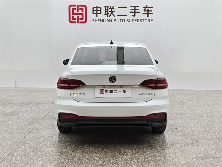 Фото 4 - Volkswagen Lavida