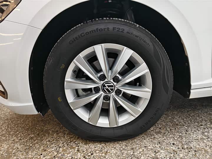 Фото 7 - Volkswagen Lavida