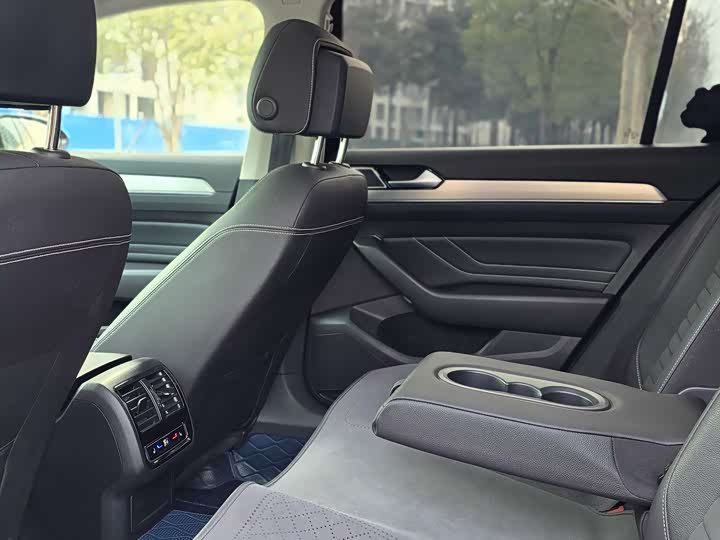 Фото 5 - Volkswagen Passat Variant