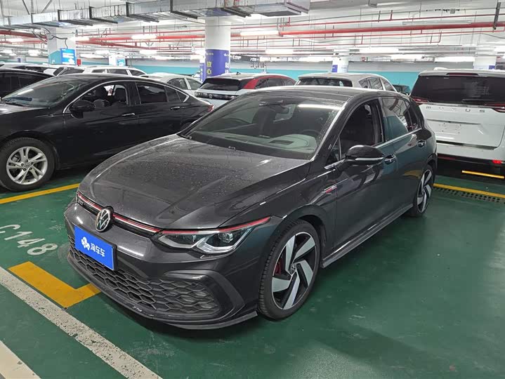 Фото 1 - Volkswagen Golf GTI