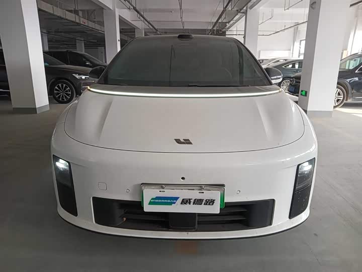 Фото 2 - LiXiang i6