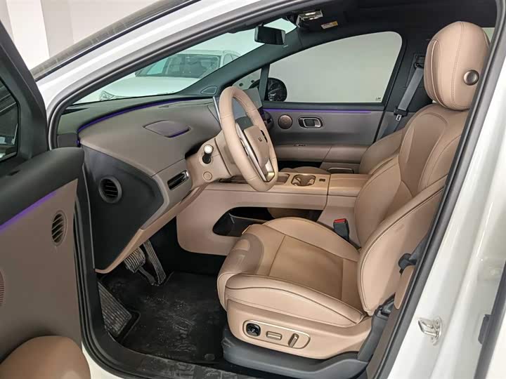 Фото 8 - LiXiang i6