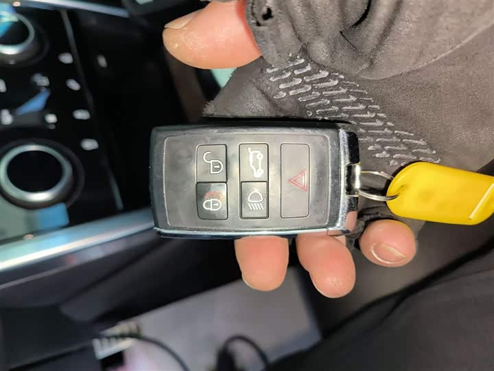 Фото 9 - Land Rover Discovery Sport