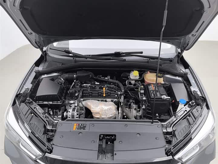 Фото 6 - Roewe i5