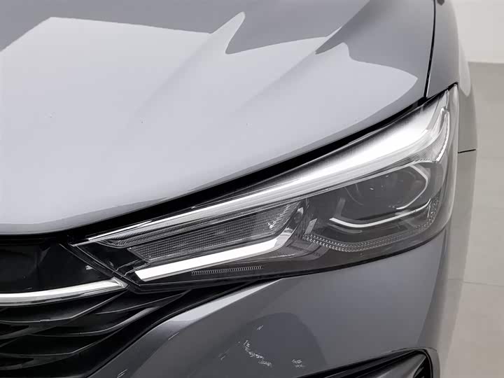 Фото 7 - Roewe i5