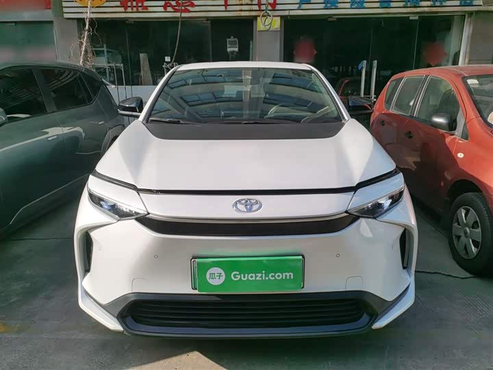 Фото 3 - Toyota bZ4X Platinum