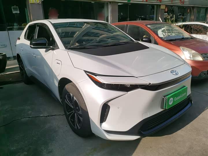 Фото 4 - Toyota bZ4X Platinum