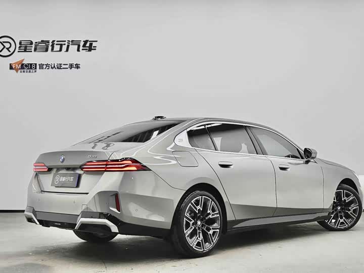 Фото 5 - BMW 5 Series