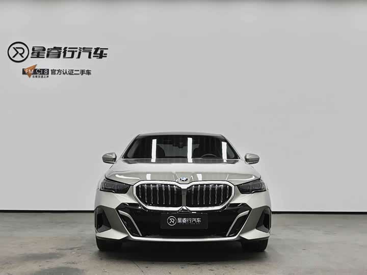 Фото 8 - BMW 5 Series