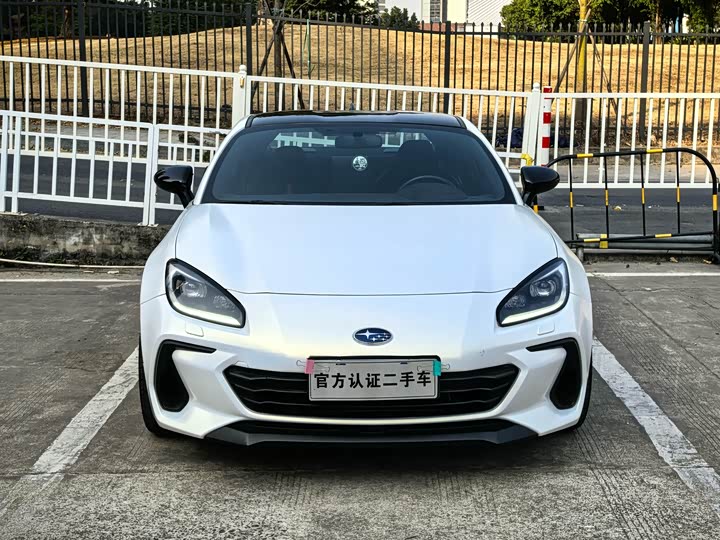 Фото 2 - Subaru BRZ