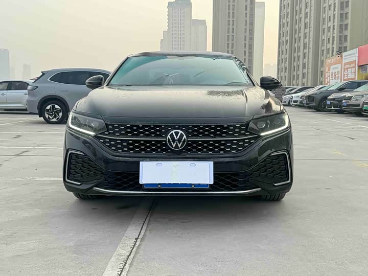 Фото 2 - Volkswagen Passat