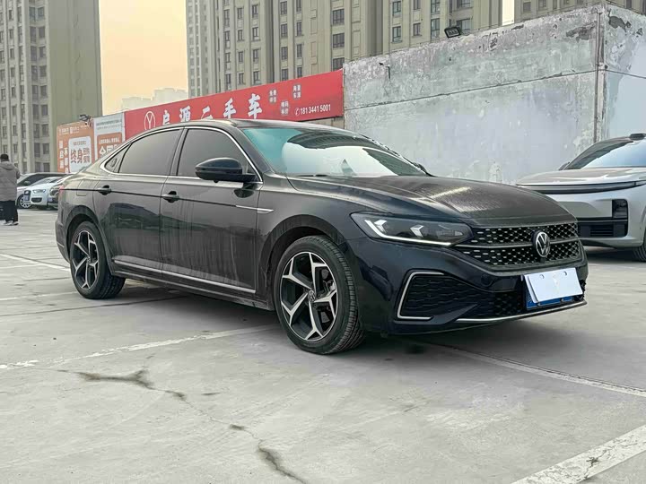 Фото 3 - Volkswagen Passat