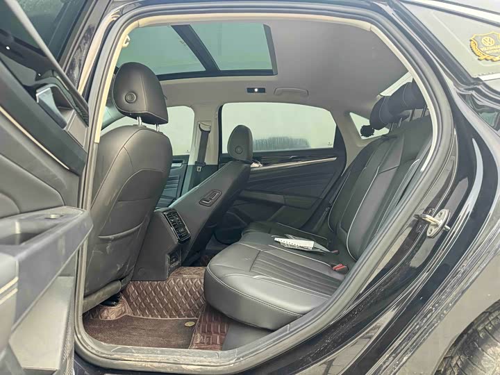 Фото 7 - Volkswagen Passat