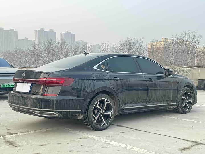 Фото 8 - Volkswagen Passat