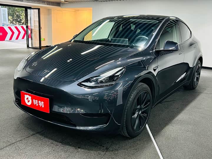 Фото 1 - Tesla Model Y