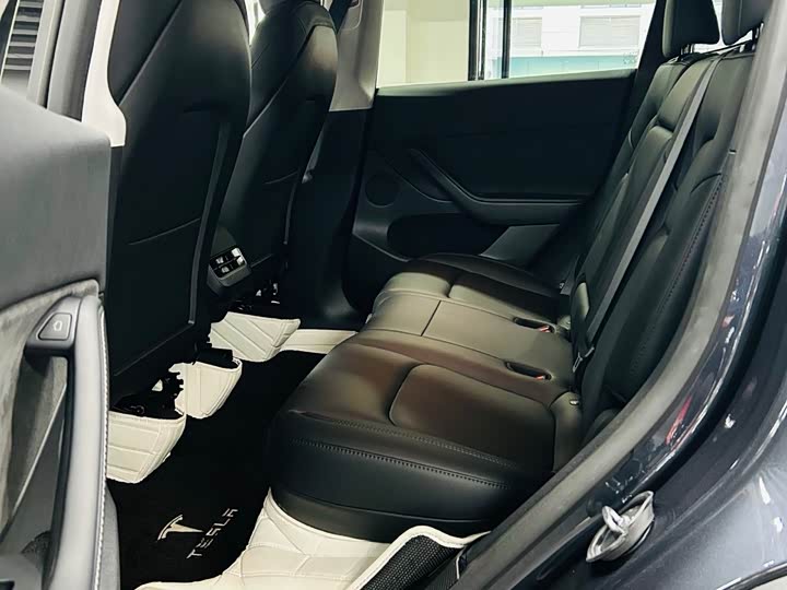 Фото 8 - Tesla Model Y