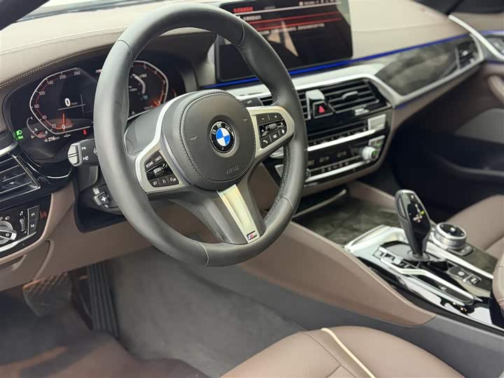 Фото 6 - BMW 5 Series