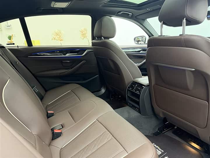 Фото 9 - BMW 5 Series