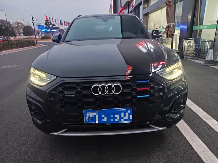 Фото 2 - Audi Q5L