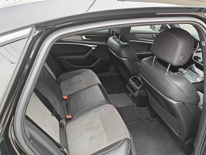 Фото 3 - Audi A6L