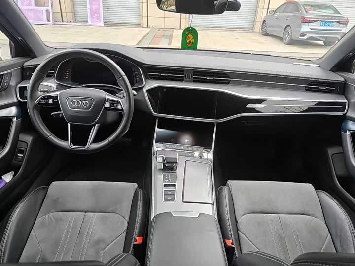 Фото 4 - Audi A6L