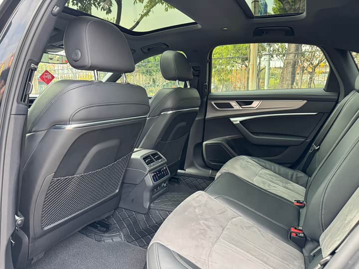 Фото 6 - Audi A6L