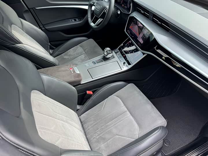 Фото 8 - Audi A6L