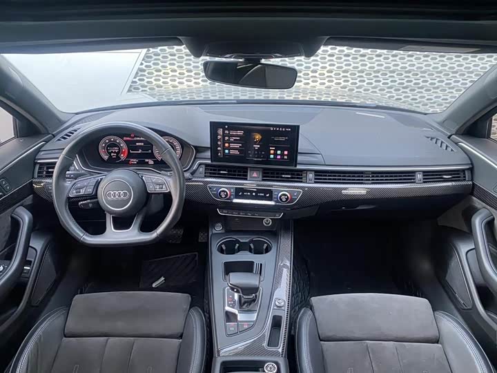 Фото 8 - Audi A4L