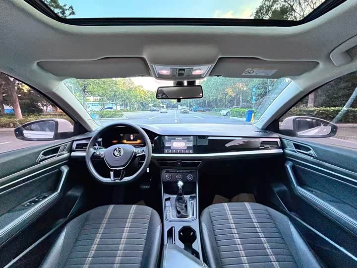 Фото 4 - Volkswagen Lavida