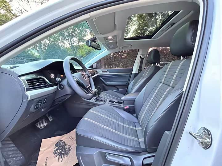 Фото 5 - Volkswagen Lavida