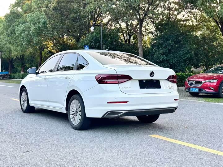 Фото 9 - Volkswagen Lavida