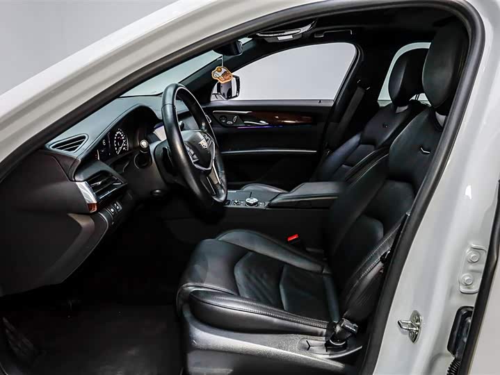 Фото 8 - Cadillac CT6