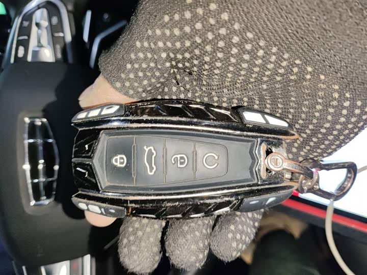 Фото 9 - Geely Emgrand GT