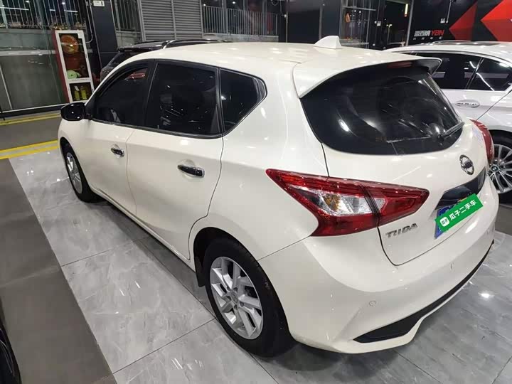 Фото 5 - Nissan Tiida