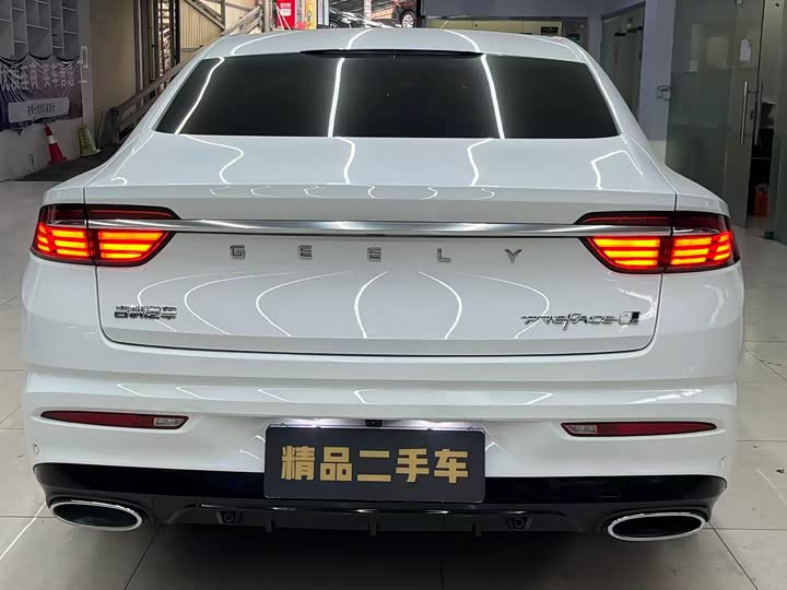 Фото 8 - Geely Preface