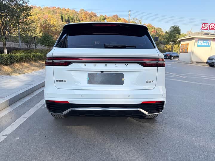 Фото 5 - Geely Monjaro