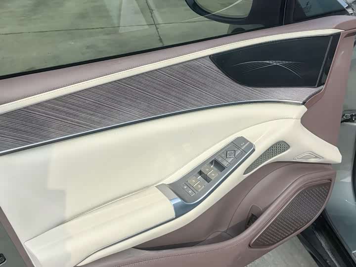 Фото 9 - Denza Z9GT