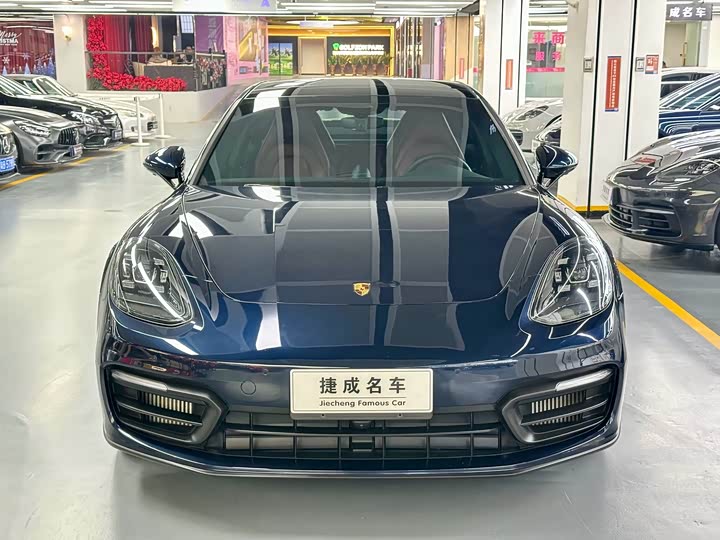 Фото 2 - Porsche Panamera