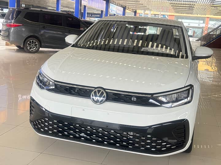 Фото 2 - Volkswagen Lavida