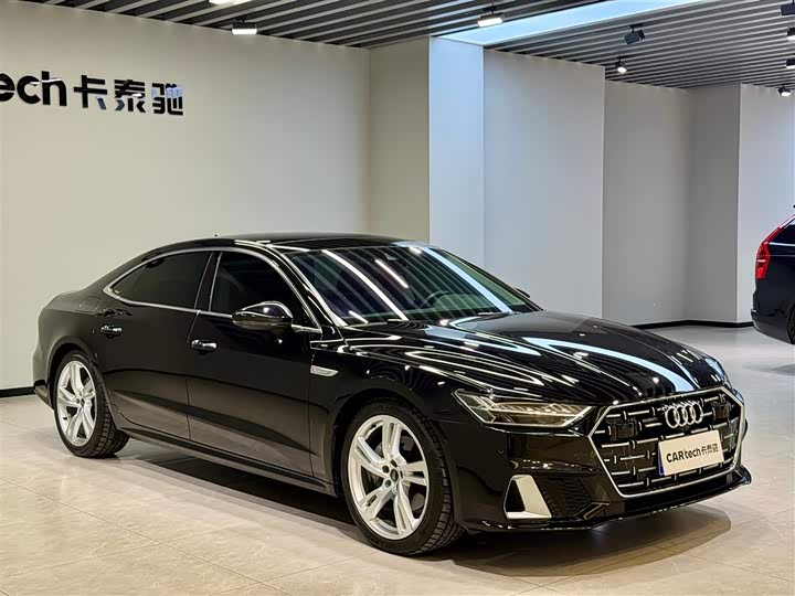 Фото 2 - Audi A7L