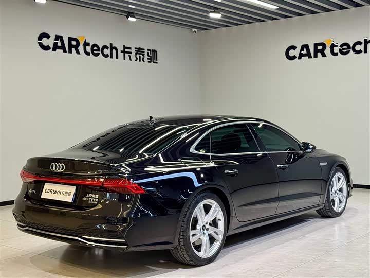 Фото 4 - Audi A7L