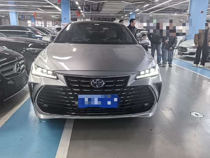 Фото 2 - Toyota Avalon