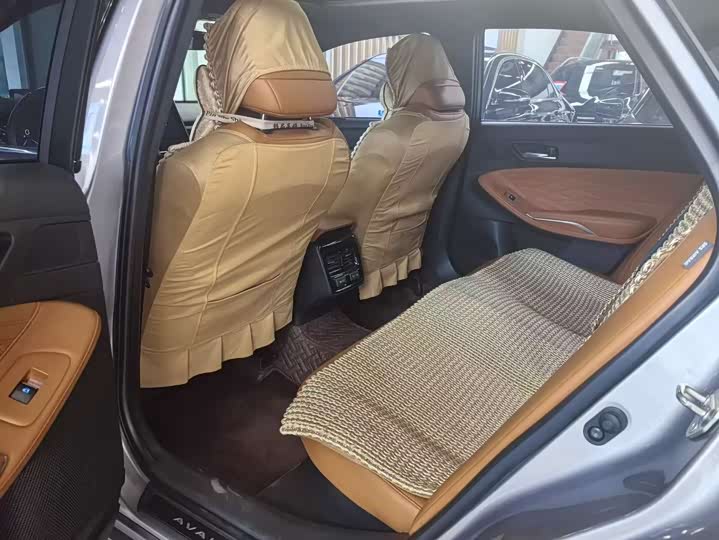 Фото 9 - Toyota Avalon