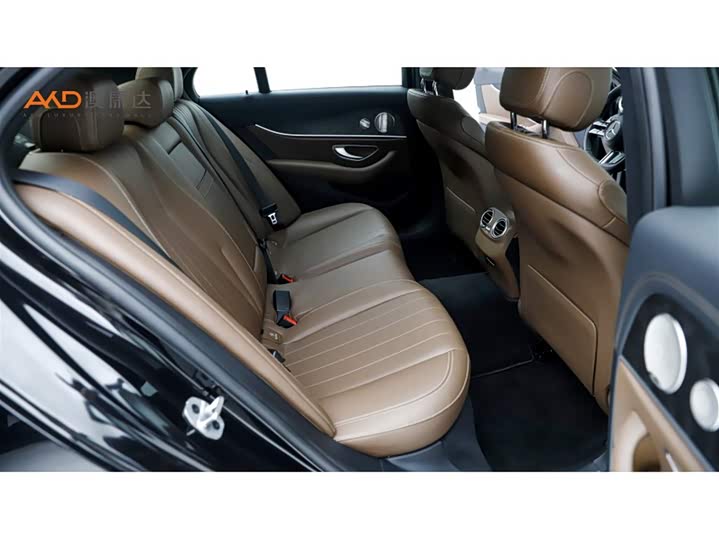 Фото 8 - Mercedes-Benz E-Class