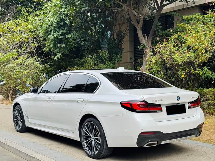 Фото 6 - BMW 5 Series