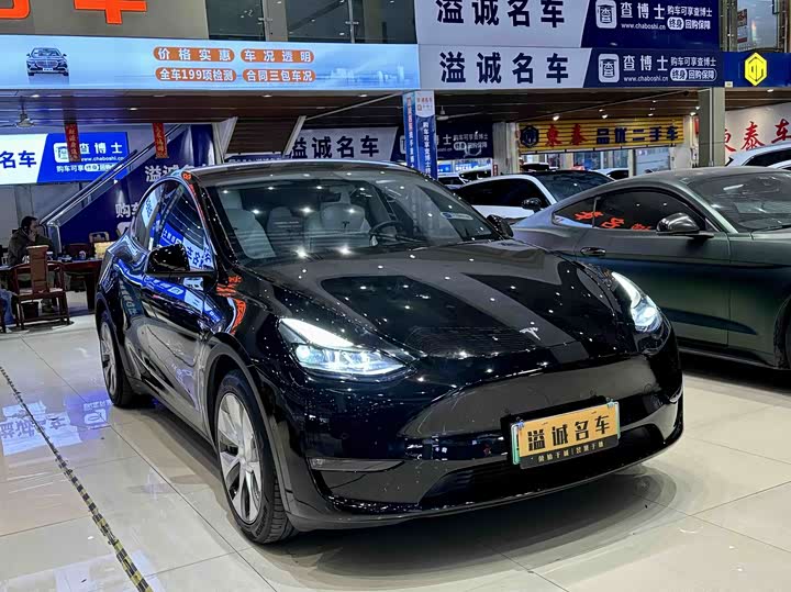 Фото 3 - Tesla Model Y