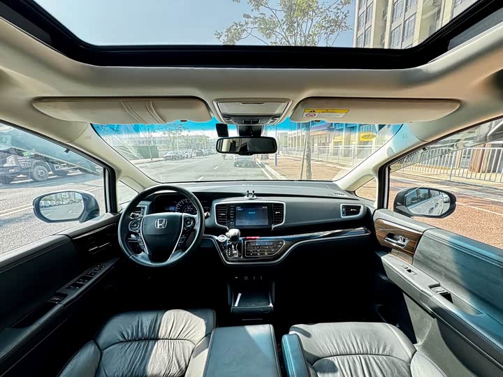 Фото 5 - Honda Odyssey