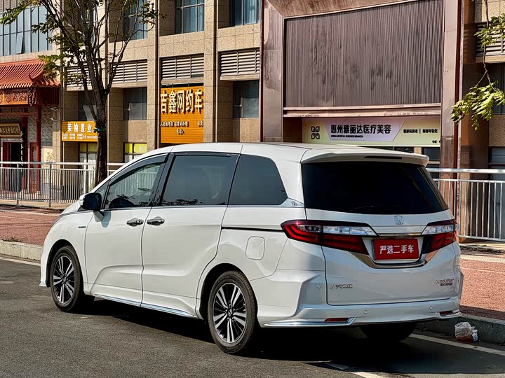 Фото 7 - Honda Odyssey